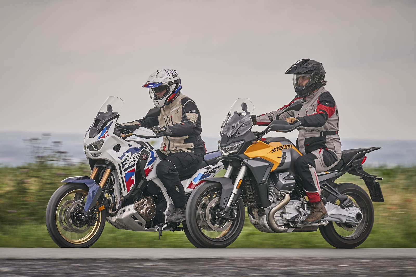 Honda Africa Twin CRF 1100 vs Moto Guzzi Stelvio